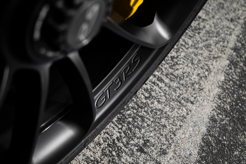 Illustration for article titled Put These Very Good 2019 Porsche 911 GT3 RS Photos In Your Life